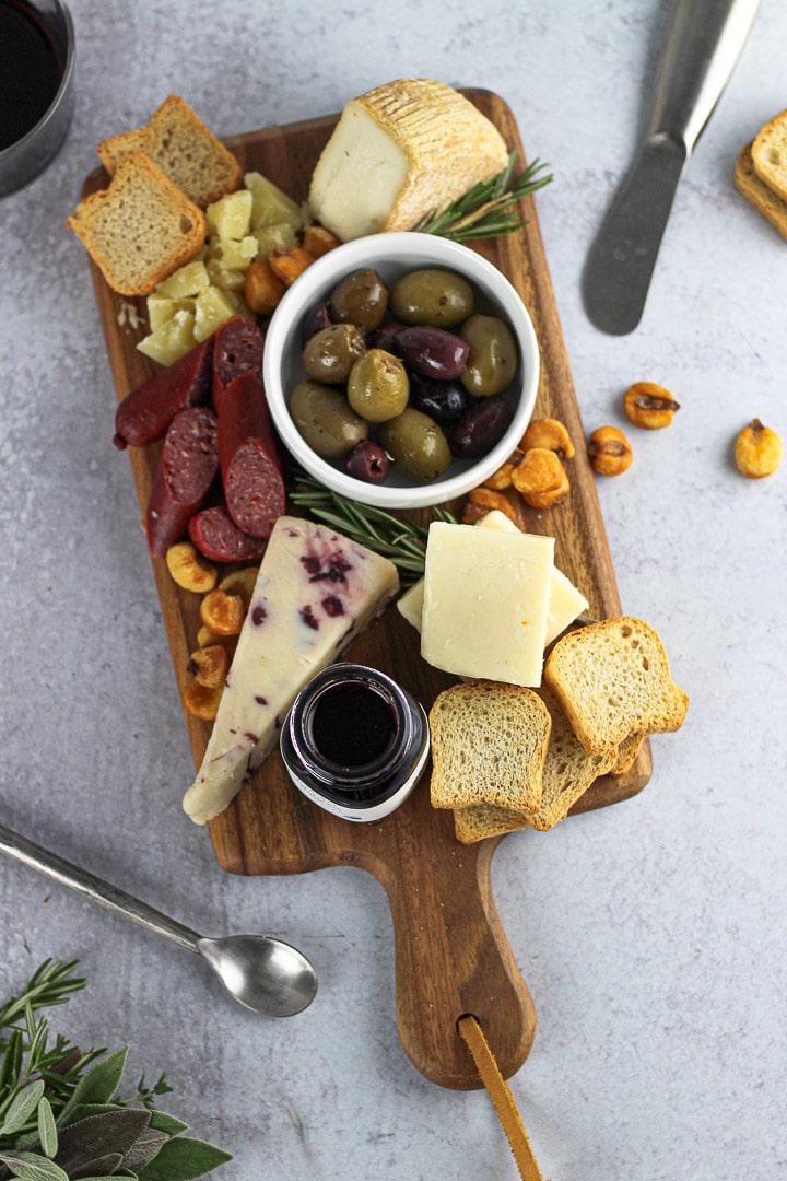 Cheese platter with Olives and breads